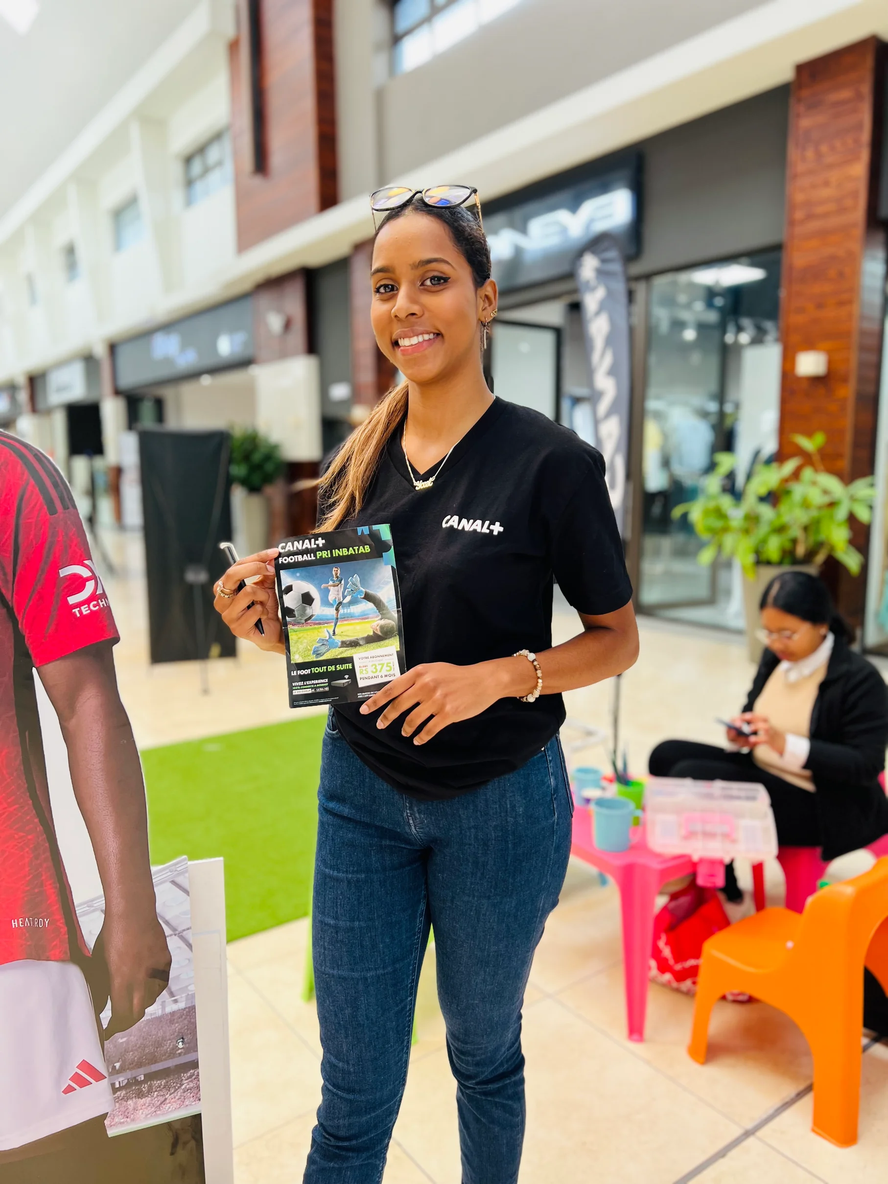 Canal Plus Road Activation 1